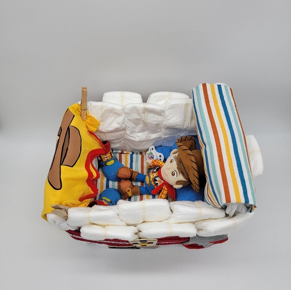 Toy Story - Woody bassinet diaper cake - Picture 8 of 13